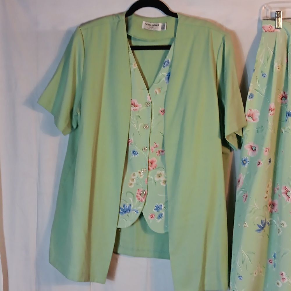 Alfred Dunner Coordinating Skirt Set 2pc. - Picture 2 of 11
